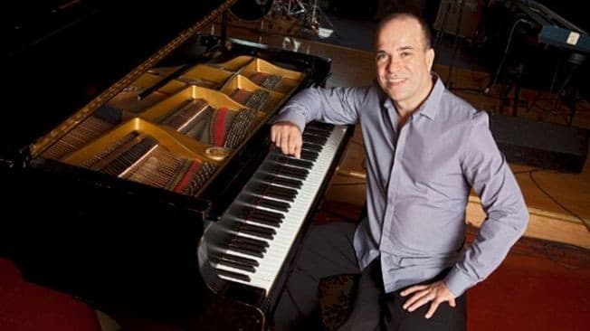 Event - Grammy Winner Oscar Hernandez & Alma Libre [Latin Jazz Mondays Presents] - New York, New York - May 9, 2016 | concert tickets