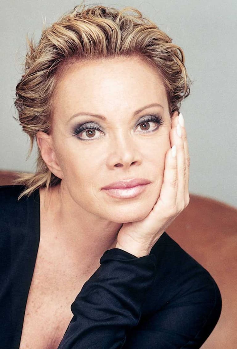 Artist "Paloma San Basilio" 76921172-6f02-45ae-bc0a-5c5e0281dd21 on Tickeri