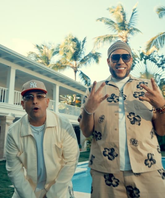 Artist "J-King y Maximan" efacae2a-4db3-4823-9ca1-3e4b77df6108 on Tickeri
