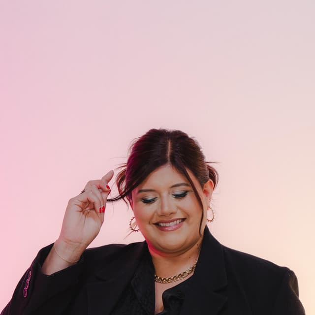 Artist "Marcela Gandara" 668c80fd-e14b-4809-ad78-88d5f995a948 on Tickeri