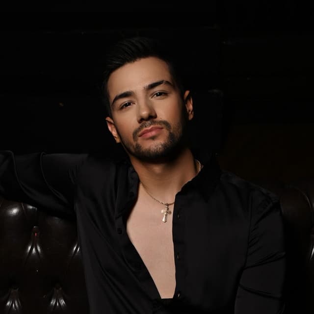 Artist "Luis Coronel" 1fb55578-71da-408f-aa24-85bb0e3dbc6d on Tickeri