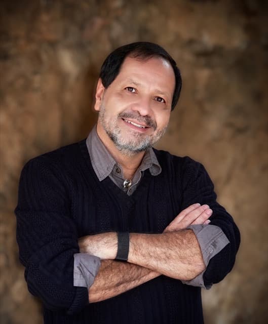 Artist "Martín Valverde" e6a199b6-1117-4ee6-a8f5-33c03bfb9b23 on Tickeri