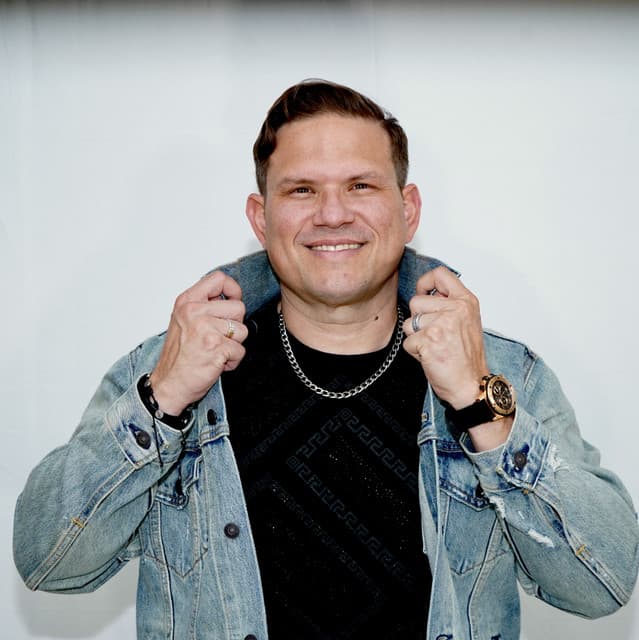 Artist "Betto Diaz" d41a1e98-550a-4816-924e-7ccfe456d9cd on Tickeri