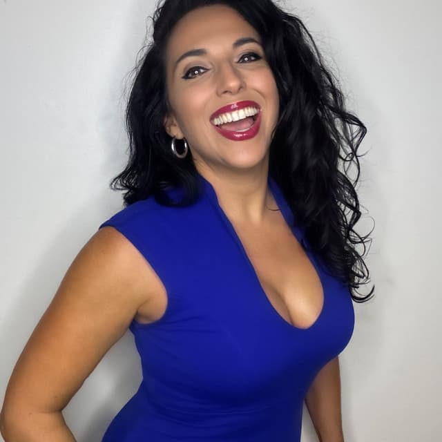 Artist "Melina Almodovar" e95d8a11-31d9-42d5-82f1-05e7437a8ca9 on Tickeri