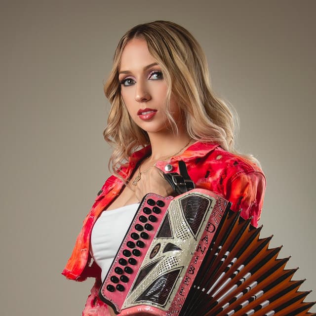 Artist "La Barbie del Acordeon" 00a2763a-d1ee-4c55-983f-303eb6a60de6 on Tickeri