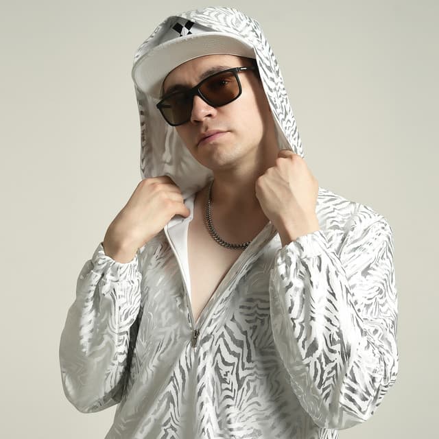 Artist "Raymix" 50abaa47-807a-43a2-bd69-1ecdd37bf08c on Tickeri