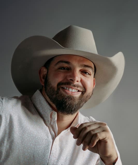 Artist "Miguelito Diaz" 8ffb8d55-bb53-4369-b5c6-950a810ef06b on Tickeri