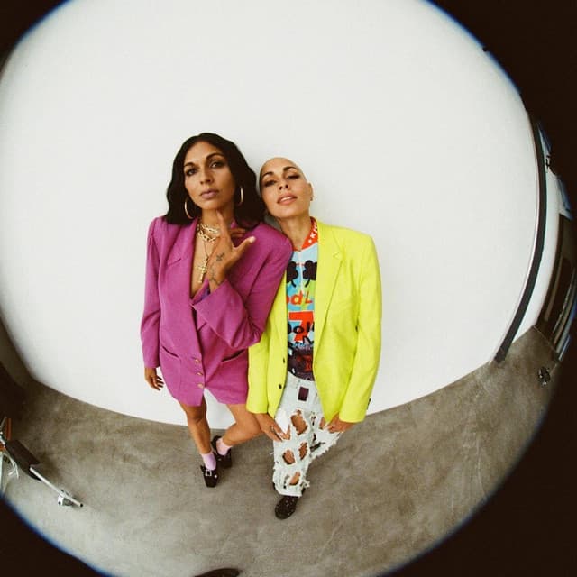 Artist "Nina Sky" 8f98bb12-b0fc-4635-9958-f7678f9d8517 on Tickeri