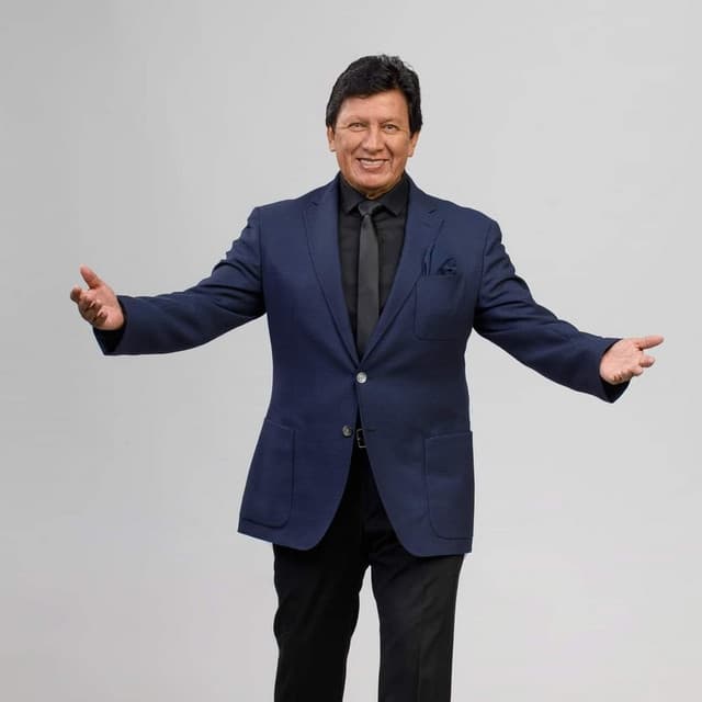 Artist "Gustavo Velasquez" 2029873d-3fbd-461a-ac51-e5a7b3d09677 on Tickeri