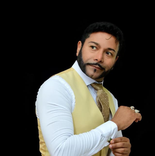 Artist "Willy Rivera" 8c293f6a-8508-44cc-9900-12af2b63d570 on Tickeri