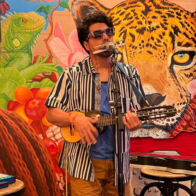 Artist "Domingo Lemus" a1d98763-c903-49e8-a8d5-cb805d352d7d on Tickeri