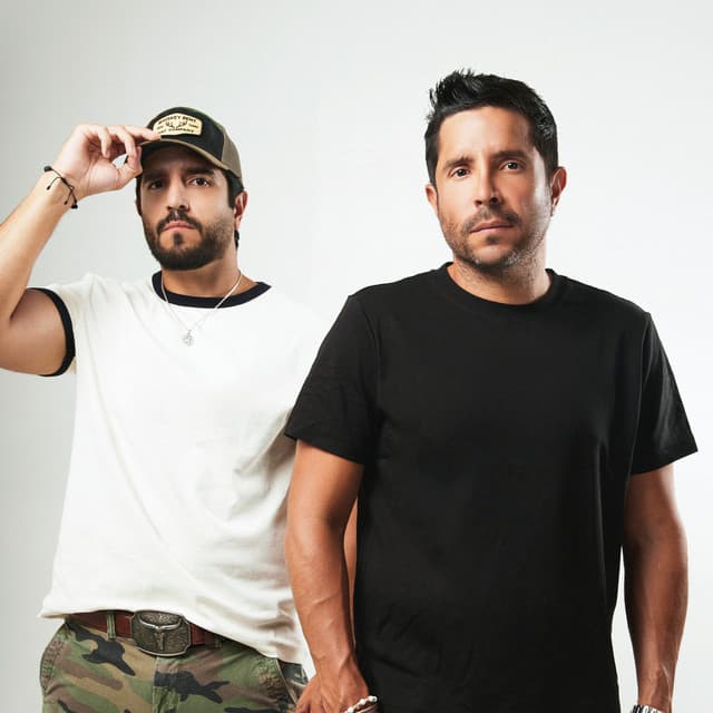 Artist "Cali Y El Dandee" cabc5b2a-b550-46e2-b6d9-3e694022d1c7 on Tickeri
