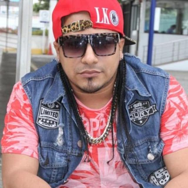 Artist "Oveja Negra" 18539850-a7a2-4c9d-9466-4706794297b4 on Tickeri