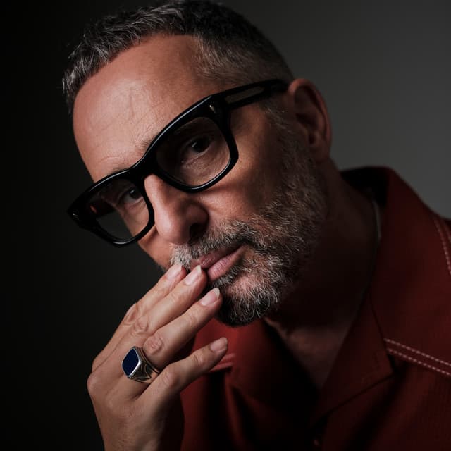 Artist "Jorge Drexler" cb1e0584-d646-4b95-a8f6-64c39f1ce2eb on Tickeri