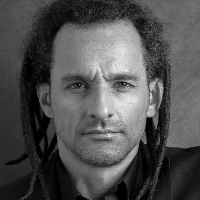 Artist "Huey Dunbar" 000e117b-6a3e-43c3-8d7e-206e6b95e977 on Tickeri