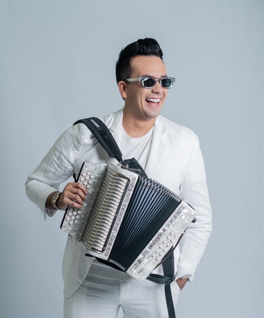 Artist "Carlos Rueda" af06a51e-3ed0-473e-9f93-b7da45340646 on Tickeri
