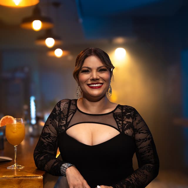 Artist "Diana Reyes" 4120e9cc-3c63-4631-9ac5-549008288fd2 on Tickeri